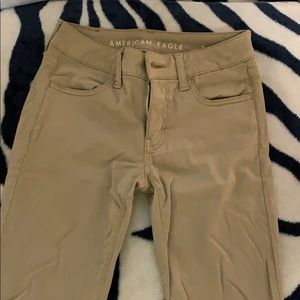 American Eagle Jegging / Khaki colored